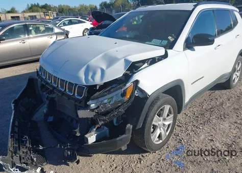 2022 Jeep Compass Latitude 4X4 из США, поврежденный, VIN 3C4NJDBB3NT176785